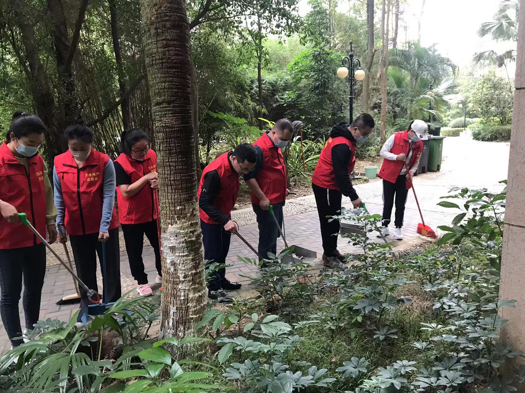 弘揚雷鋒精神，共建美好家(jiā)園